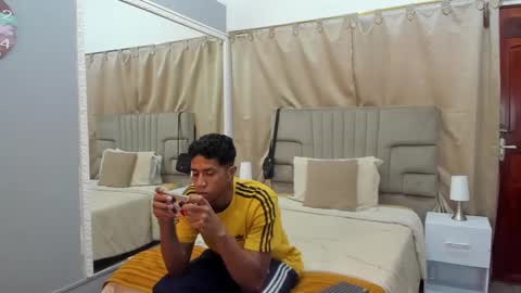 Snapshot of julian_billy chatting on March 7, 2025, 5:38 pm julian billy online show from March 7, 2025, 5:38 pm