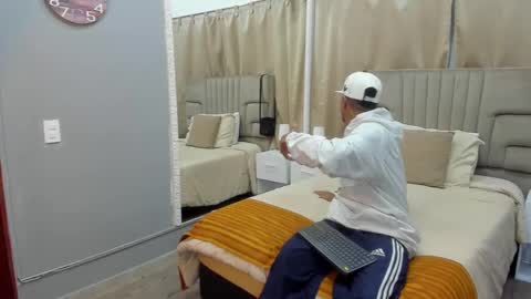 Snapshot of julian_billy chatting on March 8, 2025, 11:16 am julian billy online show from March 8, 2025, 11:16 am