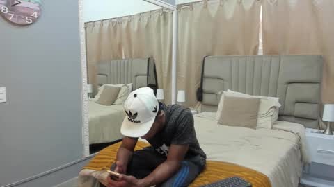 Snapshot of julian_billy chatting on March 10, 2025, 5:50 pm julian billy online show from March 10, 2025, 5:50 pm