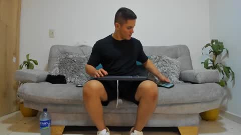 julian_wallace online show from December 4, 2024, 3:59 am