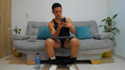 julian_wallace online show from December 7, 2024, 4:20 am