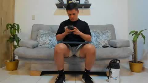 julian_wallace online show from January 20, 2025, 2:25 pm