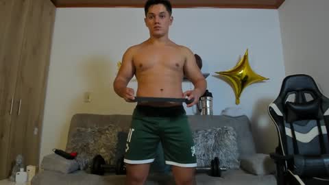 julian_wallace online show from September 18, 2025, 4:31 pm