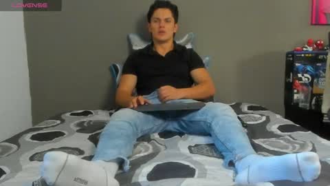 Snapshot of julian_wallace1 chatting on June 11, 2026, 9:46 pm julian_wallace1 online show from June 11, 2026, 9:46 pm