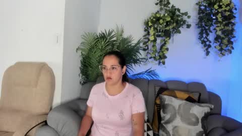 juliana_forero_ online show from October 10, 2025, 11:09 am