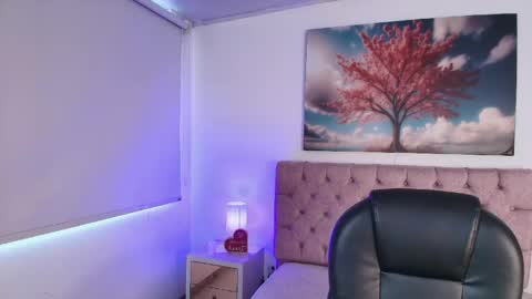  JULIANA CASTRO online show from April 7, 2026, 11:54 am