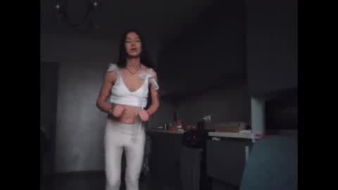 julianagold1 online show from December 3, 2024, 1:43 pm