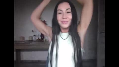 julianagold1 online show from January 1, 2025, 3:46 pm