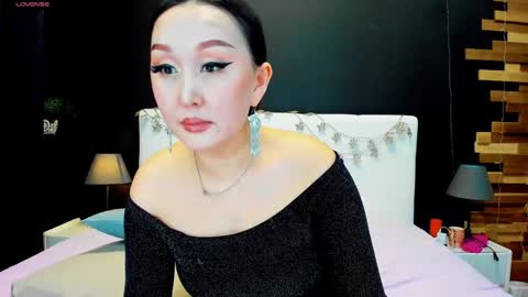 Julianna online show from February 4, 2025, 11:27 am