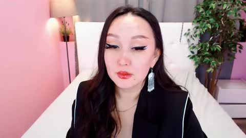 Julianna online show from February 12, 2025, 7:56 pm