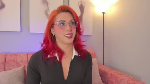 Snapshot of julianna_saenz chatting on September 18, 2025, 11:45 am Juliana online show from September 18, 2025, 11:45 am