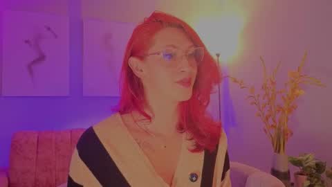 Snapshot of julianna_saenz chatting on December 1, 2025, 3:44 am Juliana online show from December 1, 2025, 3:44 am