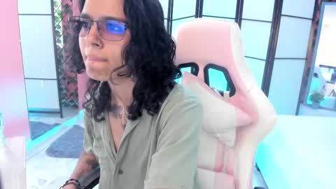 julianne_7 online show from February 23, 2026, 8:50 pm