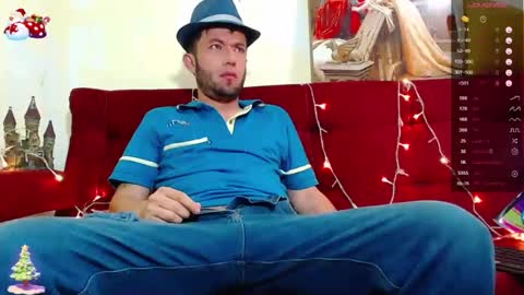 Call me  Juliano independent model online show from December 29, 2024, 2:42 pm