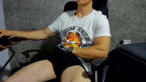 Julian online show from November 1, 2025, 10:28 am