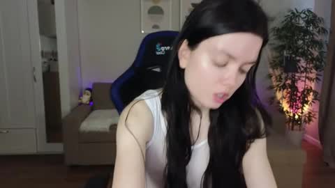 Julia online show from May 27, 2026, 7:27 am
