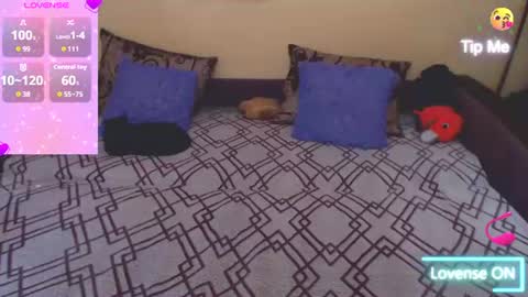 Snapshot of juliasane_ chatting on July 7, 2026, 7:45 am Jul online show from July 7, 2026, 7:45 am