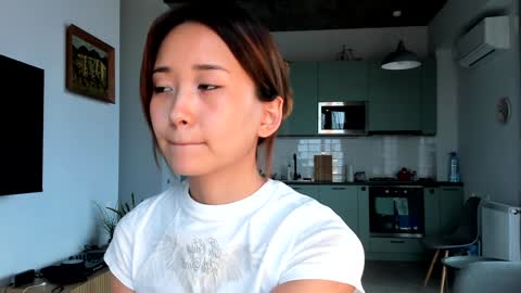 julia online show from December 7, 2024, 8:00 am