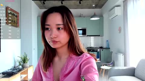 julia online show from December 22, 2024, 9:00 am
