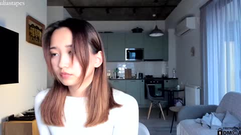 julia online show from January 14, 2025, 1:49 pm
