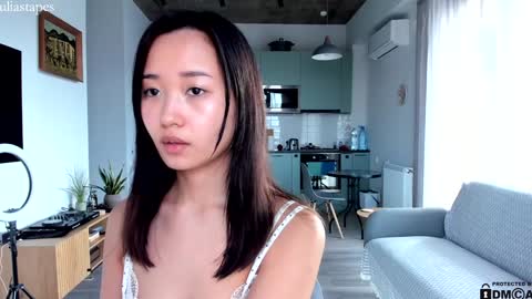 julia online show from January 18, 2025, 11:32 am