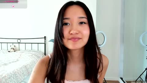 julia online show from February 4, 2025, 9:07 am