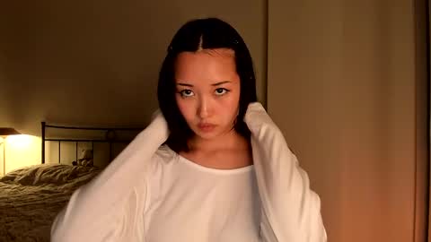 julia online show from February 20, 2025, 8:36 pm