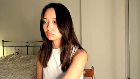 julia online show from March 3, 2025, 5:53 am