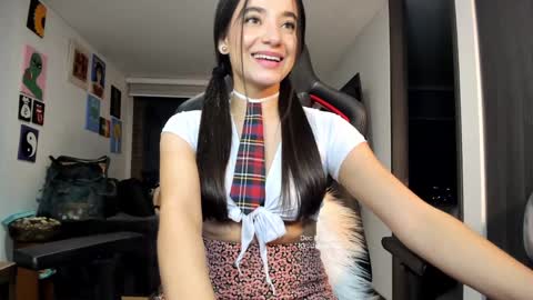 Jeimy Help me to reach 100 thumbs up online show from December 7, 2024, 4:09 am