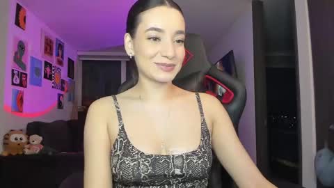 Jeimy Help me to reach 100 thumbs up online show from April 18, 2026, 12:25 am