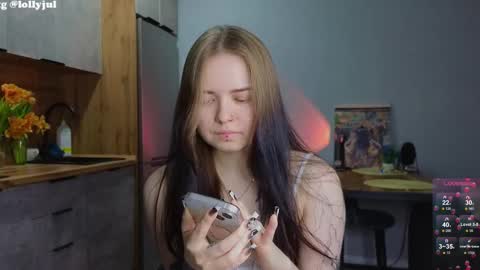 julidropp online show from March 12, 2025, 8:20 pm