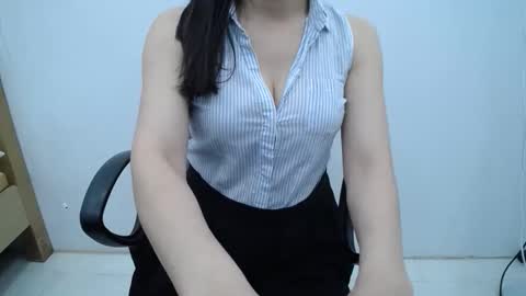 julie9x online show from May 5, 2026, 7:55 pm