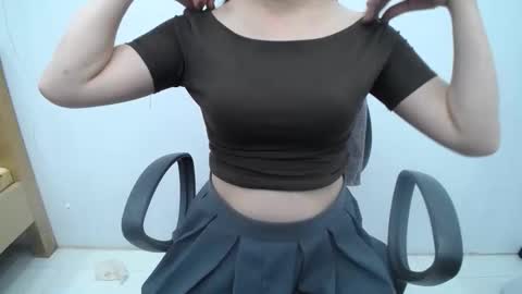 julie9x online show from May 7, 2026, 8:47 pm