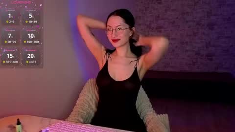 Snapshot of julie__rayls chatting on May 1, 2026, 9:08 pm see u next time 1700 UTC 0 3 online show from May 1, 2026, 9:08 pm