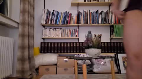 Julie online show from March 17, 2026, 6:55 pm