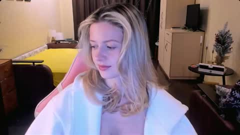 Julie online show from November 28, 2025, 3:09 am