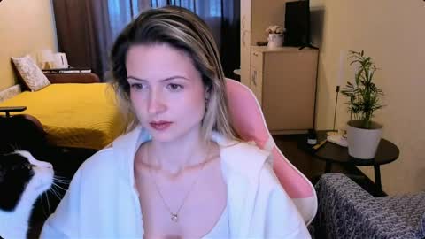 Julie online show from March 21, 2026, 4:39 am