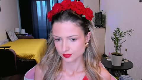 Snapshot of julie_flores chatting on April 29, 2026, 1:37 pm Julie online show from April 29, 2026, 1:37 pm