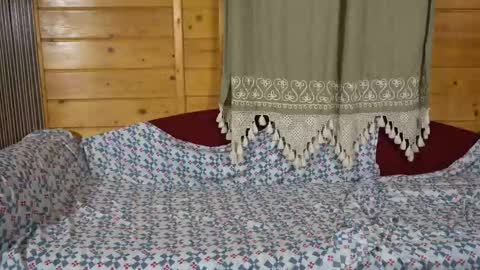 Snapshot of julie_joyride chatting on September 18, 2025, 11:51 pm Julie and TheAverageGuy aka Max online show from September 18, 2025, 11:51 pm