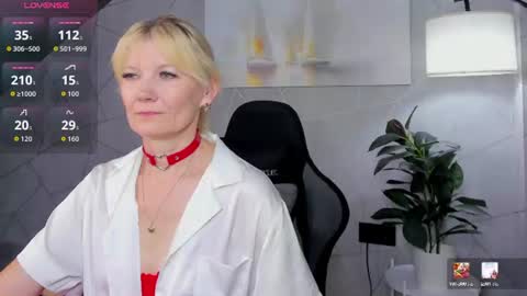 Julie Lucasss online show from July 3, 2026, 12:28 am