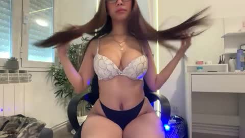 Snapshot of julieannd40 chatting on May 12, 2026, 7:05 am Julie online show from May 12, 2026, 7:05 am