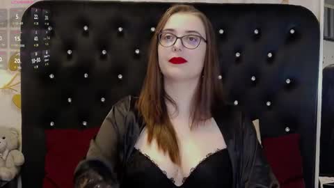 Snapshot of julieannx chatting on May 5, 2026, 5:04 am Julia online show from May 5, 2026, 5:04 am