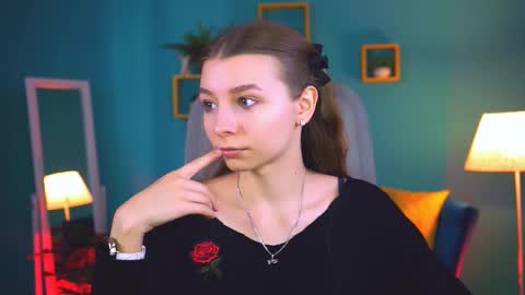 Snapshot of juliedaniel chatting on October 7, 2025, 8:11 am juliedaniel online show from October 7, 2025, 8:11 am