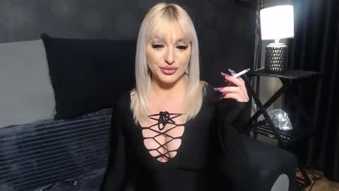 Snapshot of juliediamond chatting on December 6, 2024, 10:19 pm julia online show from December 6, 2024, 10:19 pm