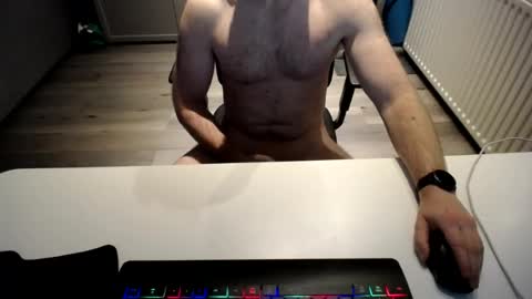 Snapshot of julienneedyou chatting on June 12, 2026, 5:17 am julienneedyou online show from June 12, 2026, 5:17 am
