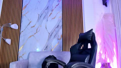 Julien online show from October 13, 2025, 3:34 pm