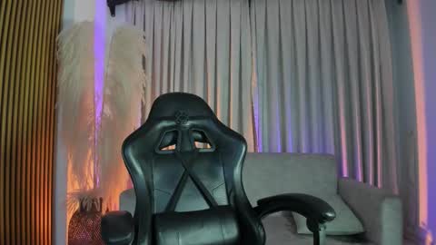 Snapshot of juliensaint_ chatting on January 12, 2026, 11:15 am Julien online show from January 12, 2026, 11:15 am