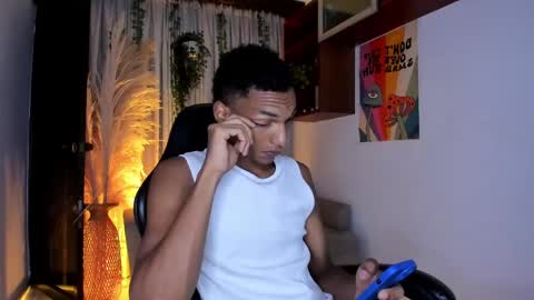 Snapshot of juliensaint_ chatting on April 26, 2026, 7:39 am Julien online show from April 26, 2026, 7:39 am