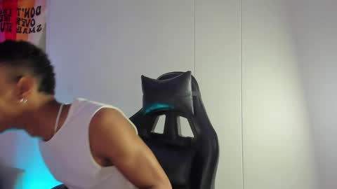 Snapshot of juliensaint_ chatting on May 16, 2026, 11:53 am Julien online show from May 16, 2026, 11:53 am