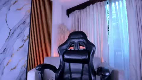Julien online show from June 28, 2026, 11:27 am